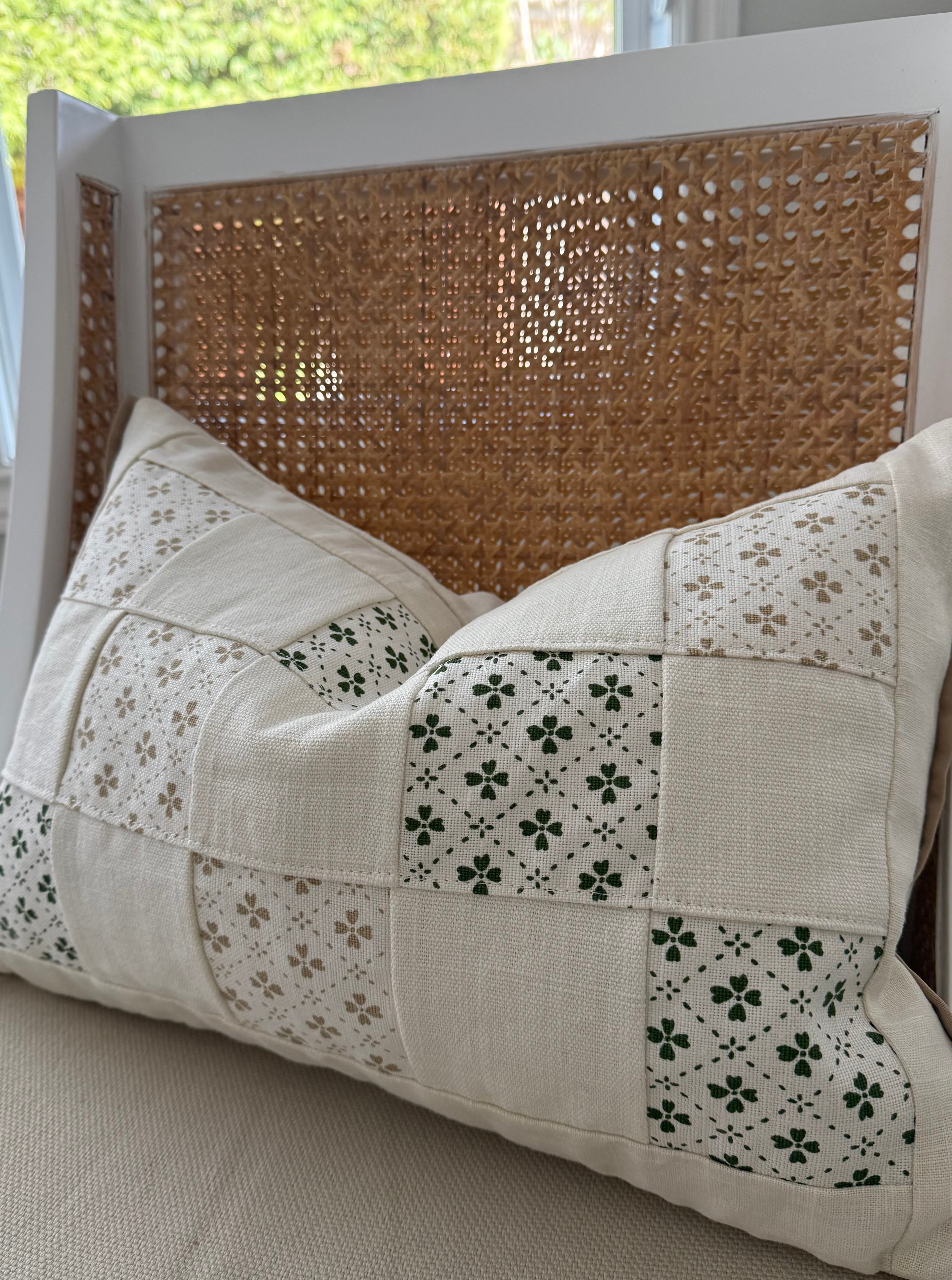 Petit Flower Flange Lumbar 13″ × 19″