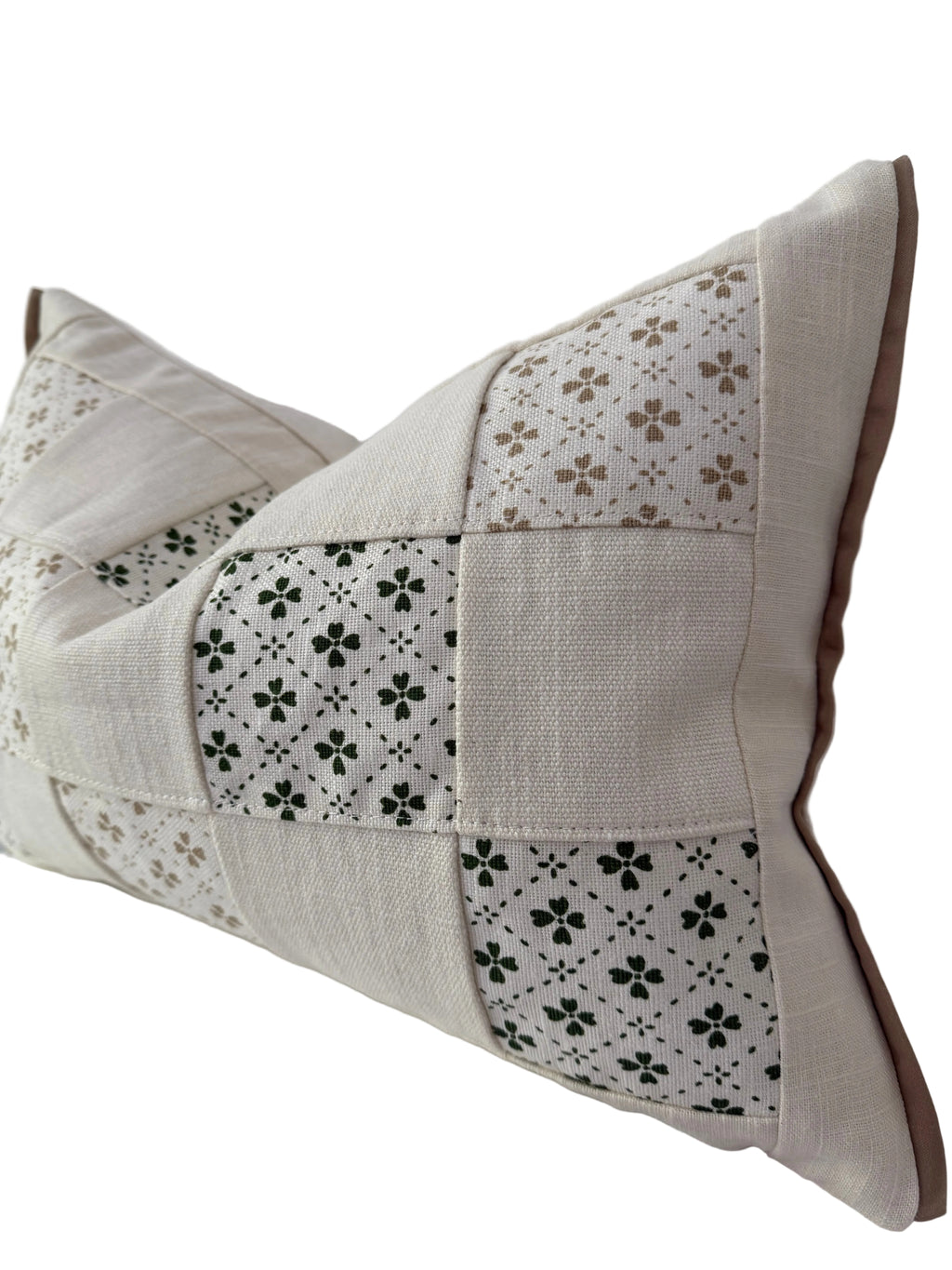 Petit Flower Flange Lumbar 13″ × 19″