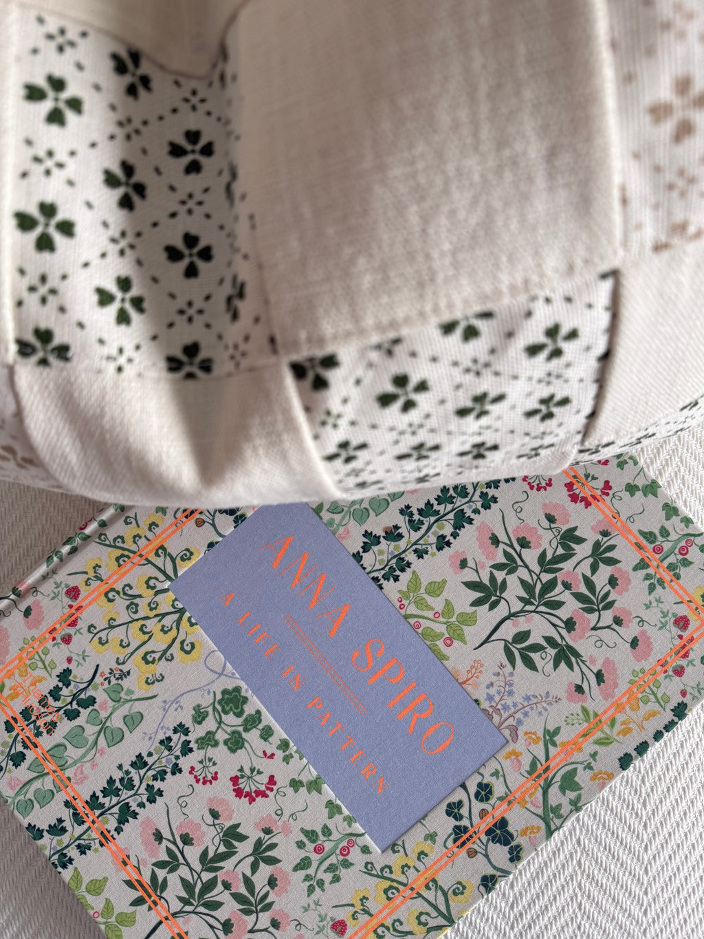 Petit Flower Flange Lumbar 13″ × 19″